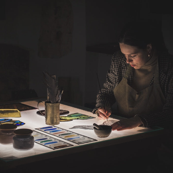 Tapybos ant stiklo studija