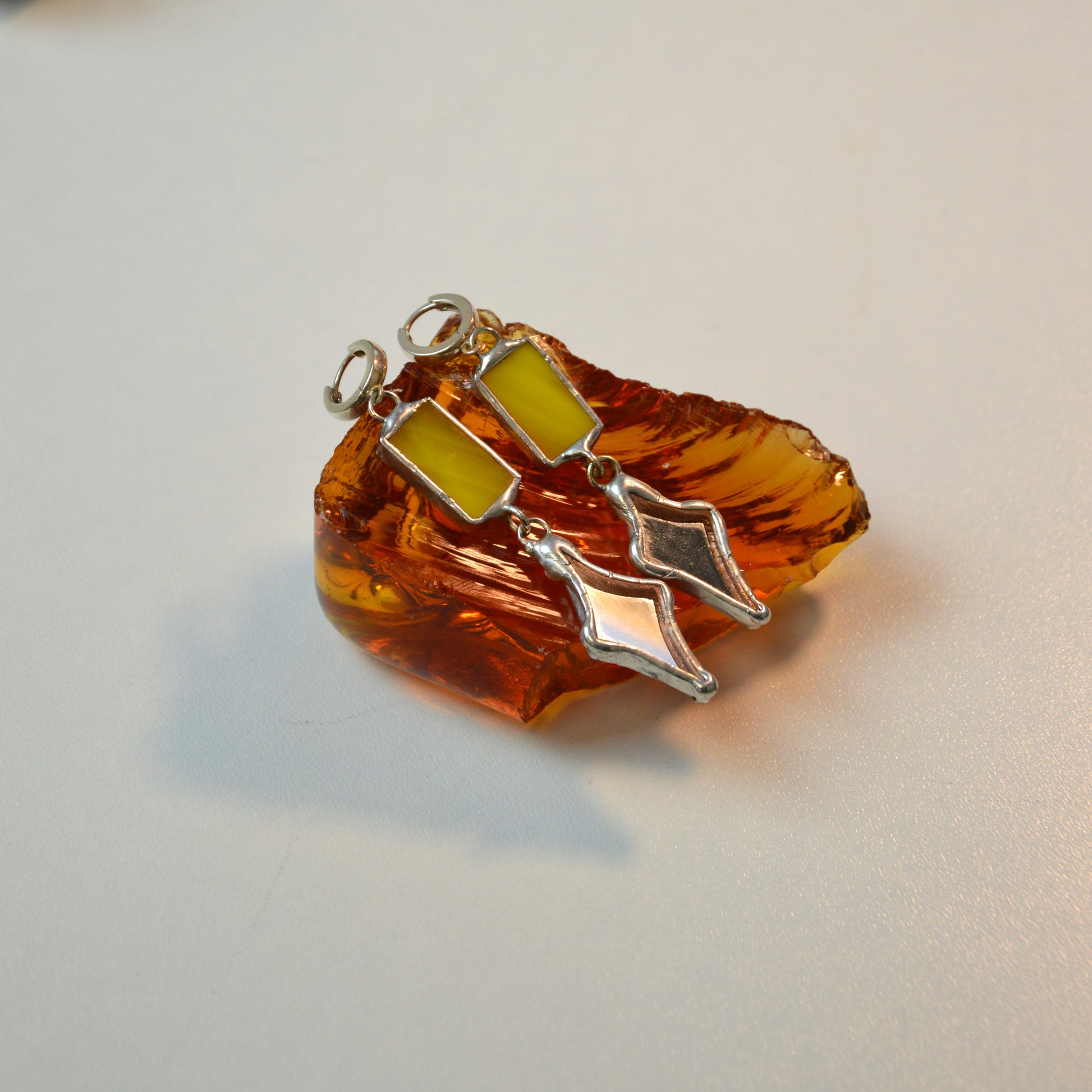 Dviejų dalių stiklo auskarai